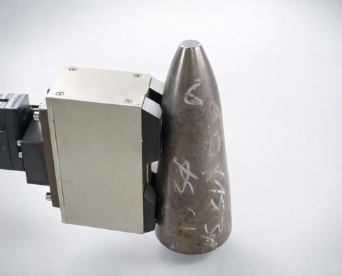 Lastaufnahmemittel Magnetgreifer pneumatisch zum sicheren Greifen und Positionieren eines konischen Ziehdorns in der industriellen Handhabungstechnik